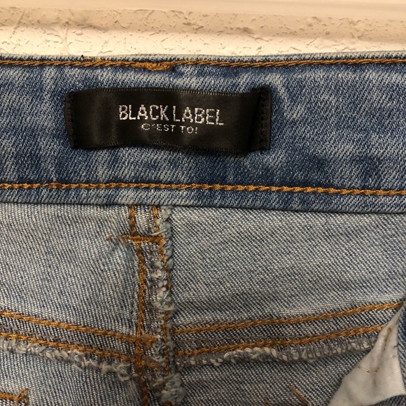 Women’s Jeans - Picture 3 of 6